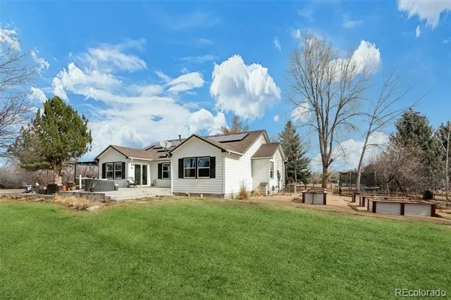6957 Peppertree Drive Niwot, CO 80503