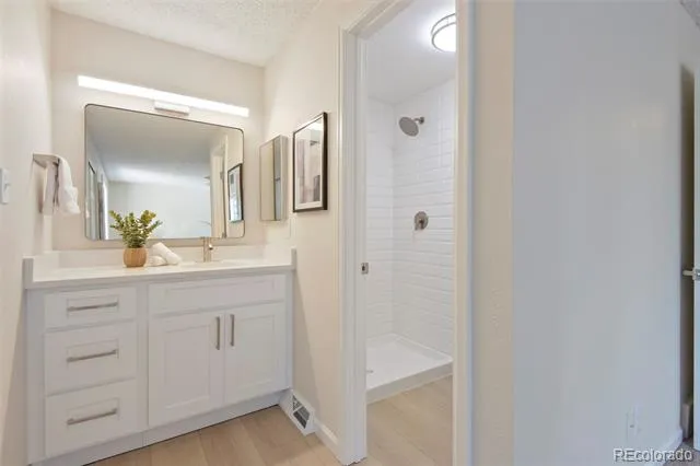 3044 S Macon Circle Aurora, CO 80014