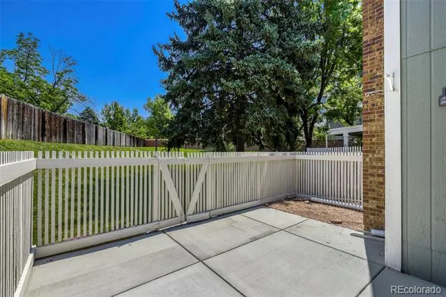 3044 S Macon Circle Aurora, CO 80014