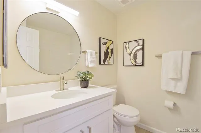 3044 S Macon Circle Aurora, CO 80014