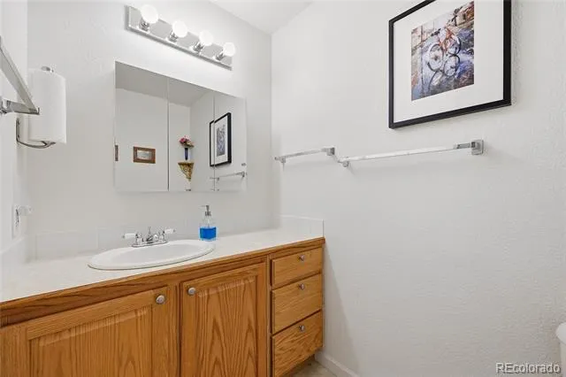 2206 S Iola Street Aurora, CO 80014