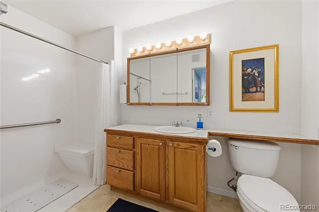 2206 S Iola Street Aurora, CO 80014