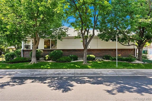 2206 S Iola Street Aurora, CO 80014