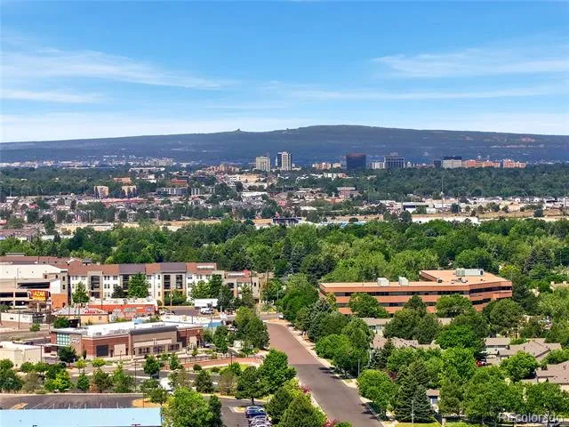 2206 S Iola Street Aurora, CO 80014