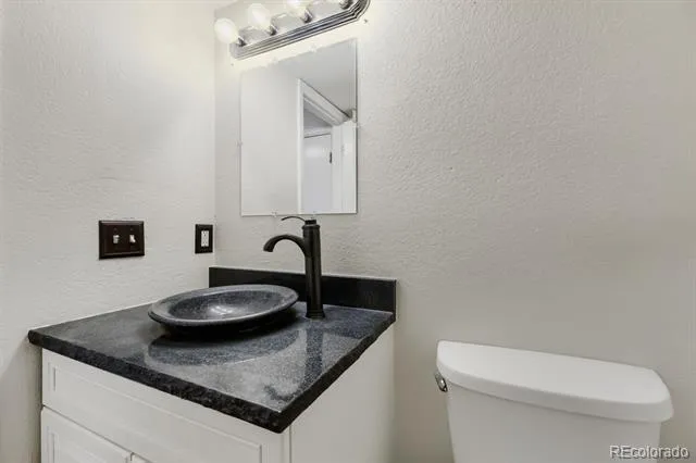 2938 S Parker Court Aurora, CO 80014