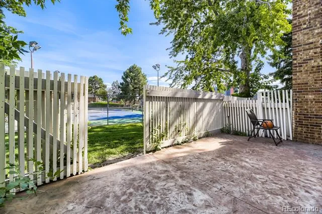 2938 S Parker Court Aurora, CO 80014