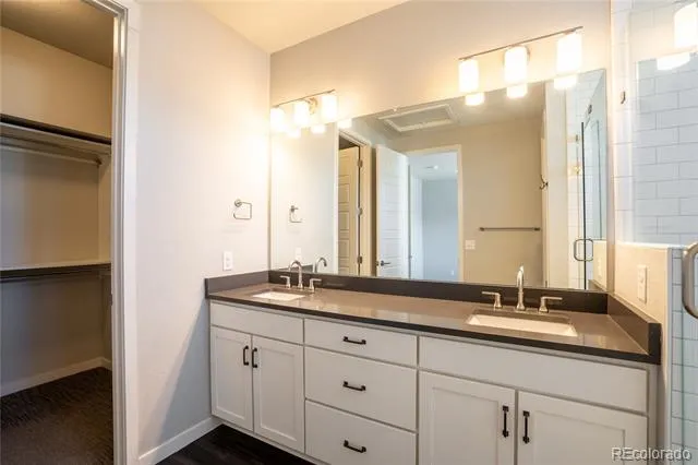 15858 E Broncos Place Englewood, CO 80112