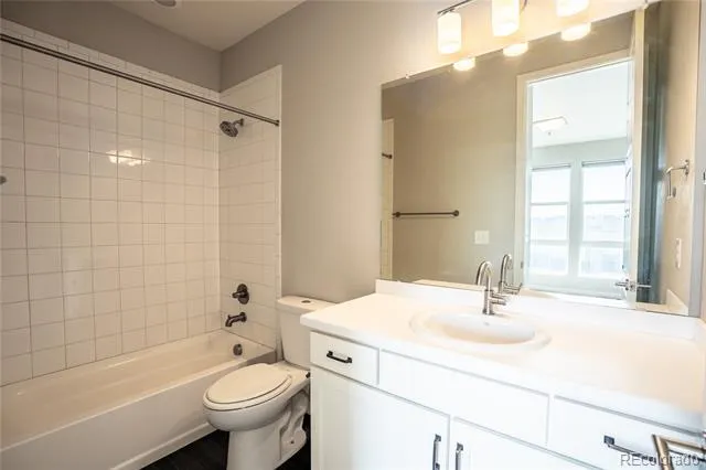 15858 E Broncos Place Englewood, CO 80112