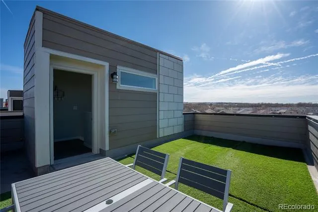 15858 E Broncos Place Englewood, CO 80112