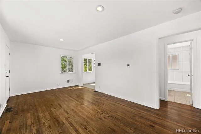 725 Kingston Street Aurora, CO 80010