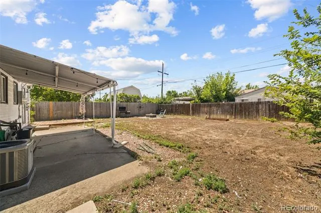 725 Kingston Street Aurora, CO 80010