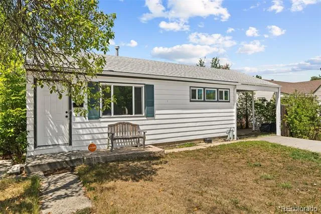 725 Kingston Street Aurora, CO 80010