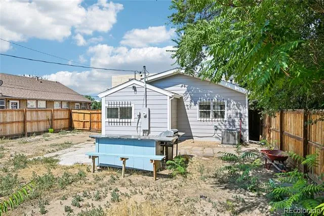 1568 Beeler Street Aurora, CO 80010