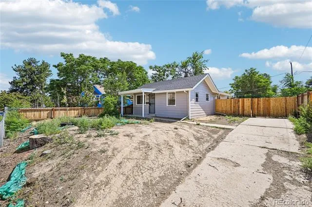 1568 Beeler Street Aurora, CO 80010