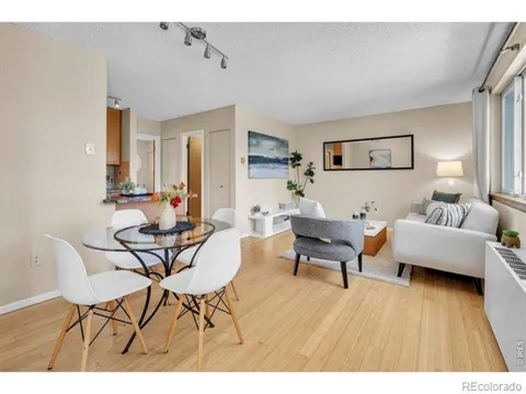 3000 Colorado Avenue #208