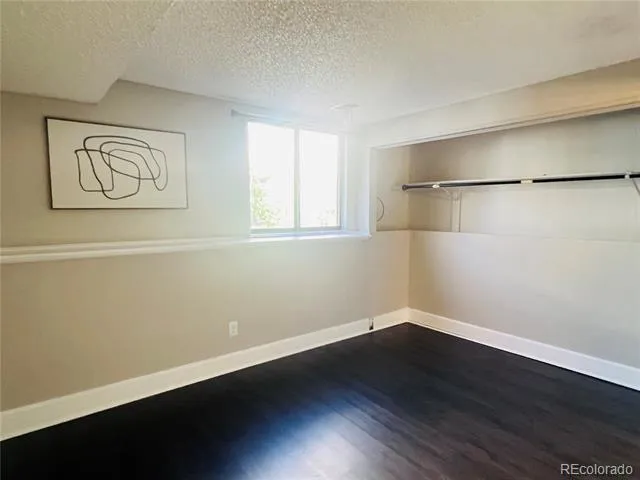 10107 E Peakview Avenue Englewood, CO 80111