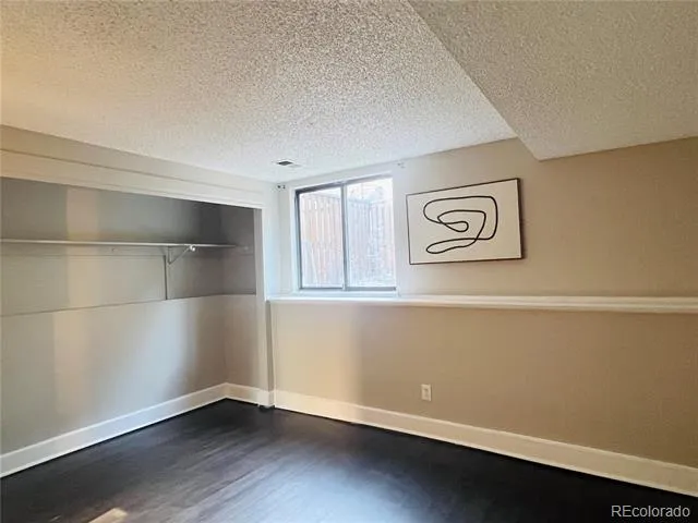 10107 E Peakview Avenue Englewood, CO 80111