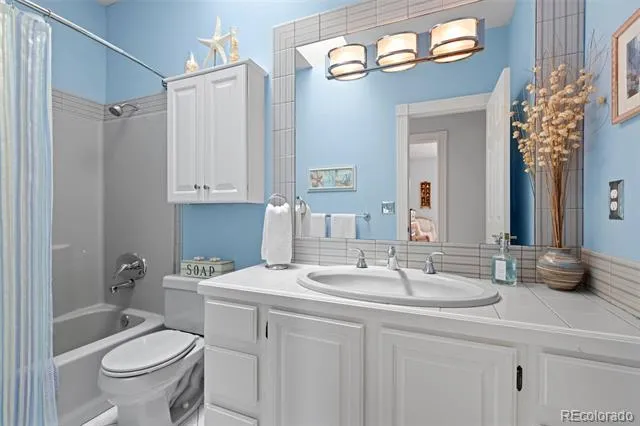 1147 Twin Peaks Circle Longmont, CO 80503