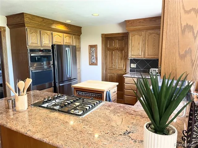 1147 Twin Peaks Circle Longmont, CO 80503