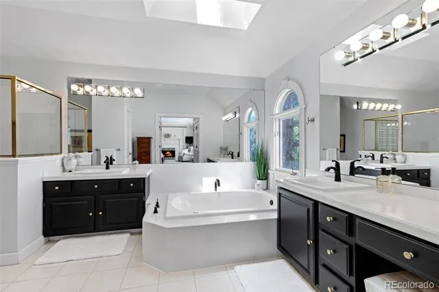 1147 Twin Peaks Circle Longmont, CO 80503