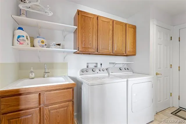 1147 Twin Peaks Circle Longmont, CO 80503
