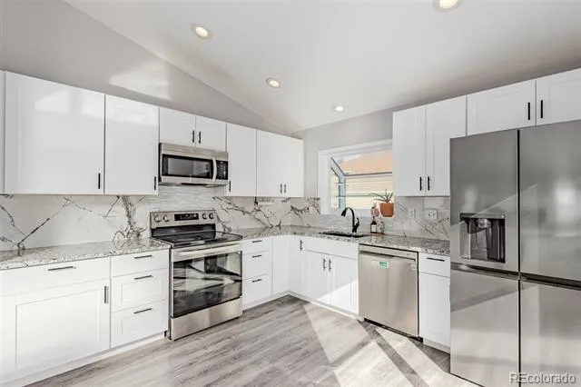 9454 Wolfe Place Highlands Ranch, CO 80129