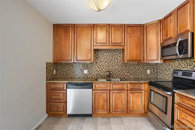 1068 Norfolk Street Aurora, CO 80011
