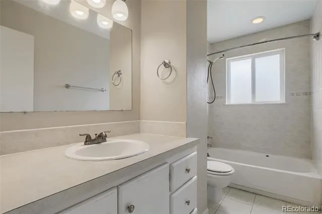 1068 Norfolk Street Aurora, CO 80011