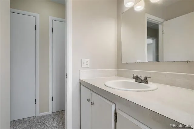 1068 Norfolk Street Aurora, CO 80011