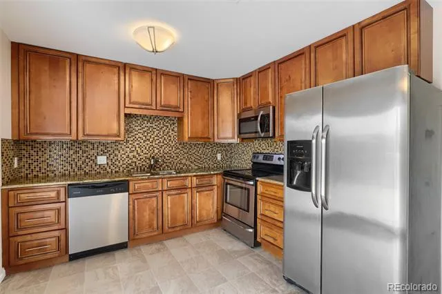 1068 Norfolk Street Aurora, CO 80011