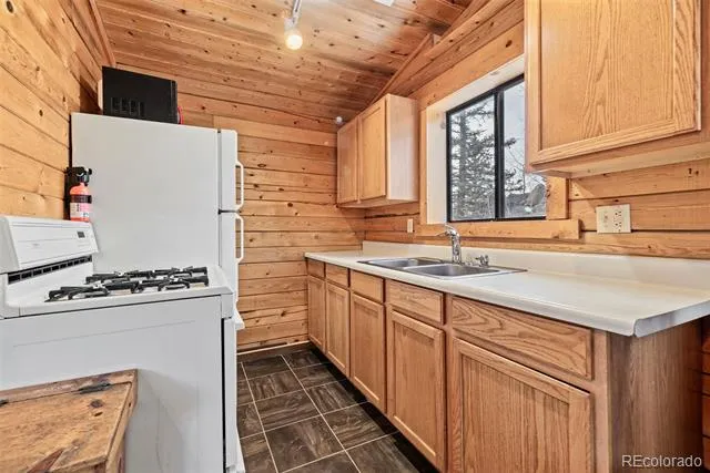 225 Deadwood Drive Jefferson, CO 80456