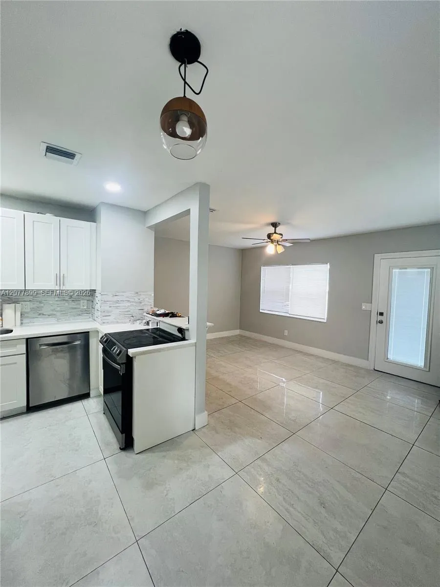 1332 NW 3rd Ave Fort Lauderdale, FL 33311