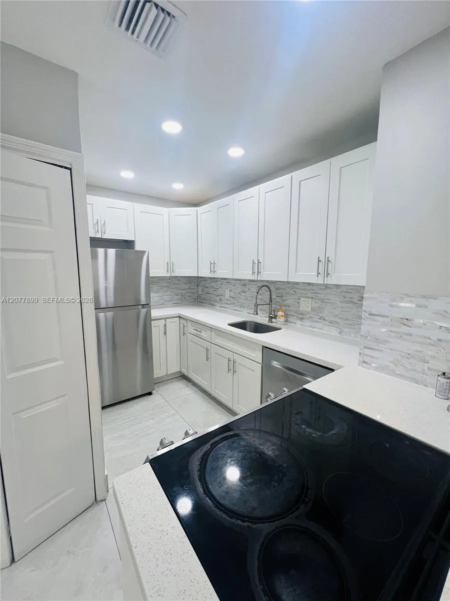 1332 NW 3rd Ave Fort Lauderdale, FL 33311