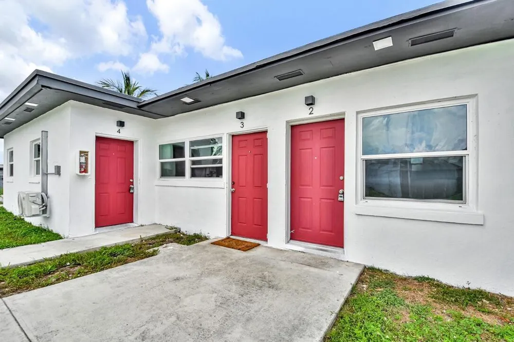1725 NE 148TH STREET #2 Miami, FL 33181
