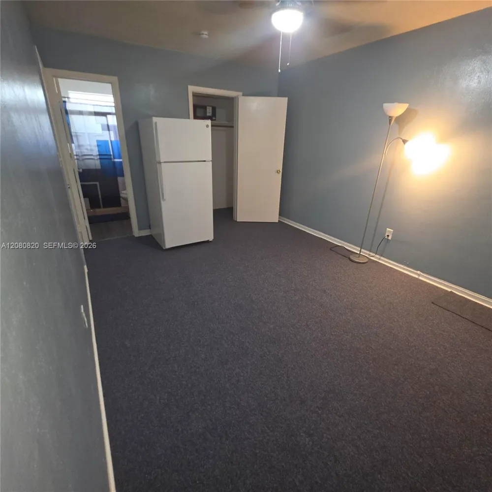 28 NW 170th St #2 North Miami Beach, FL 33169