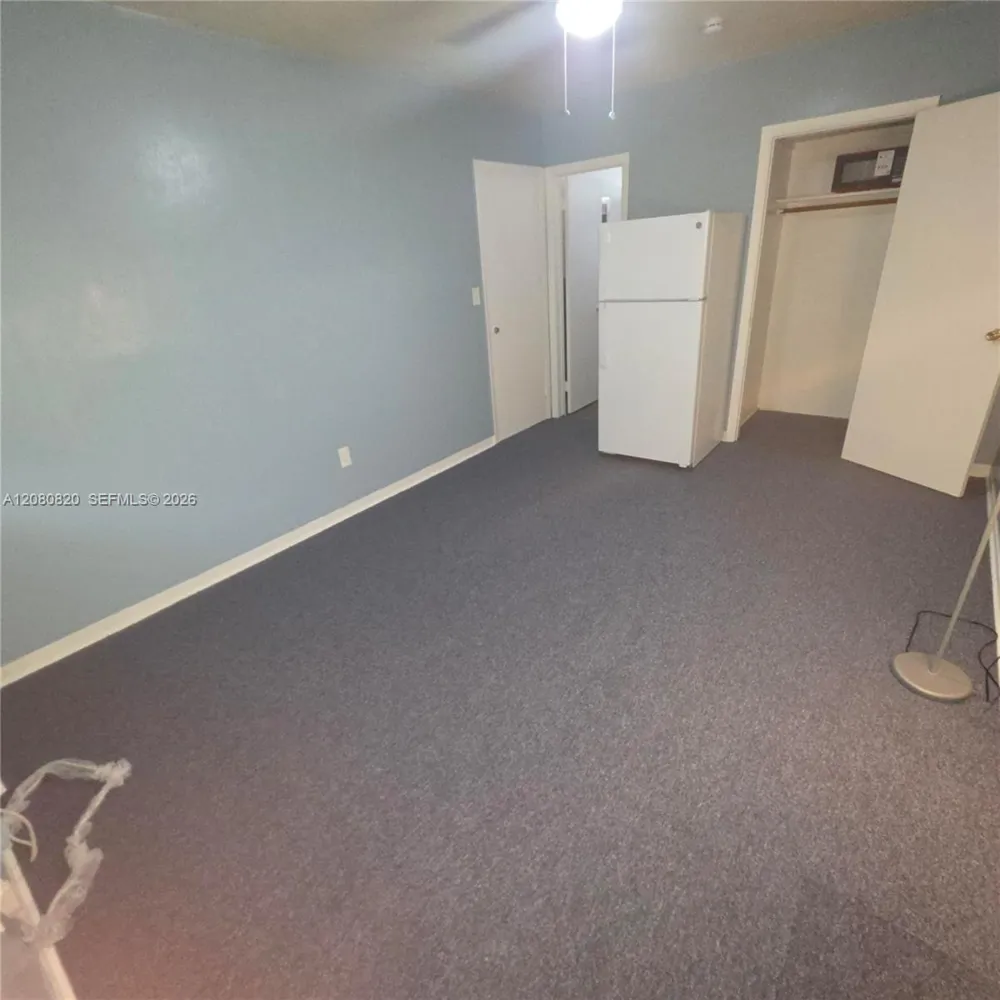 28 NW 170th St #2 North Miami Beach, FL 33169