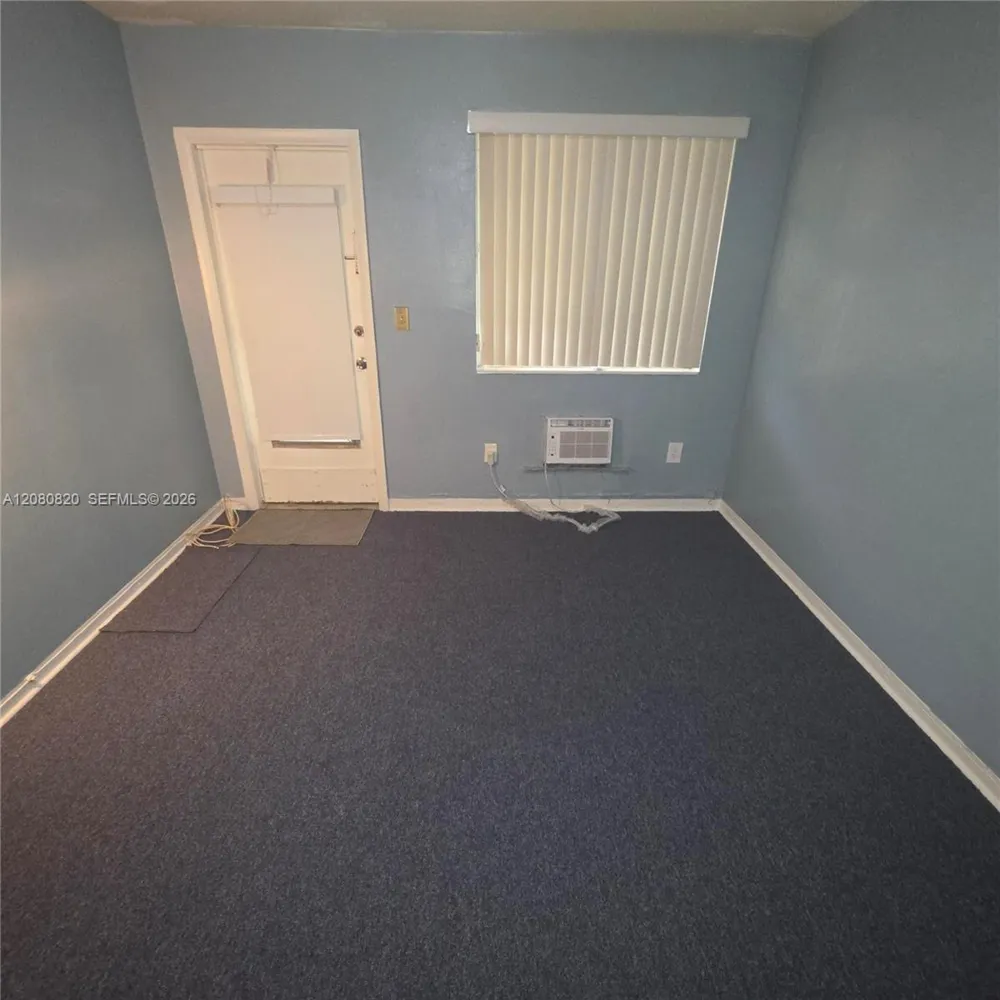 28 NW 170th St #2 North Miami Beach, FL 33169