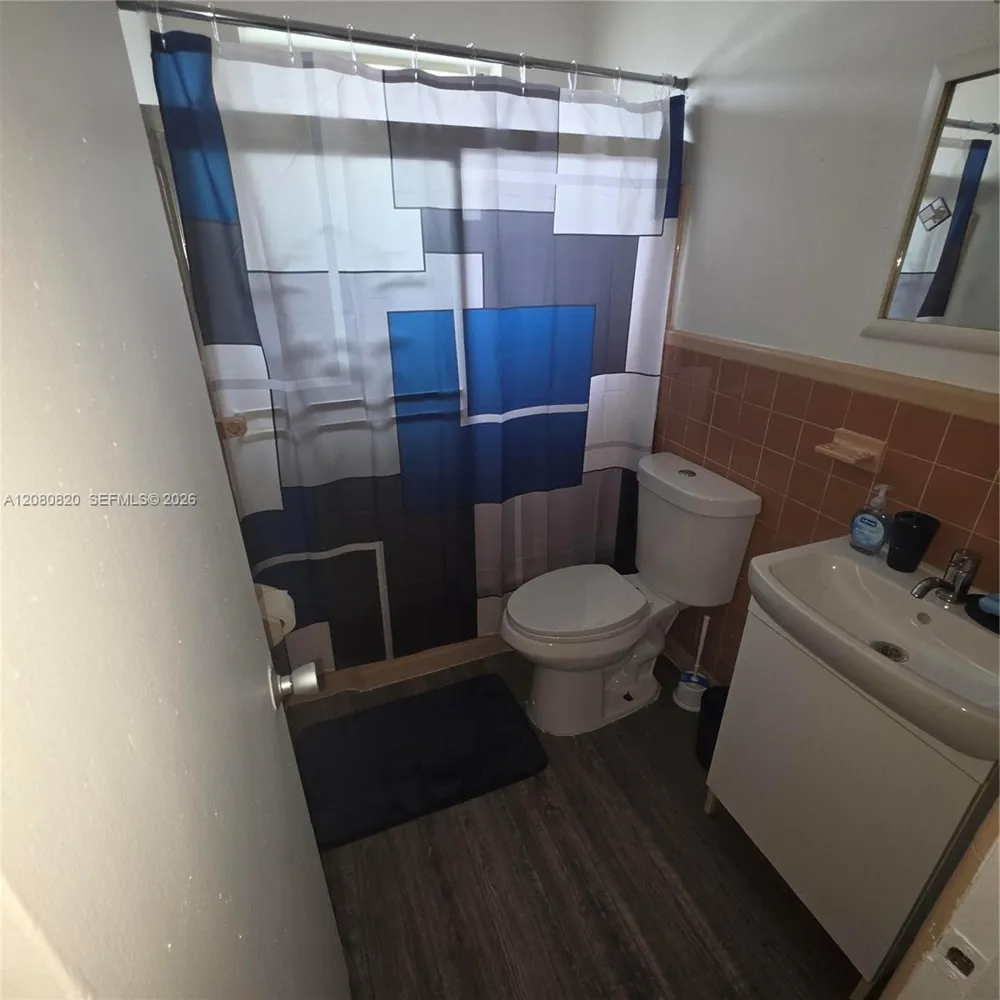28 NW 170th St #2 North Miami Beach, FL 33169