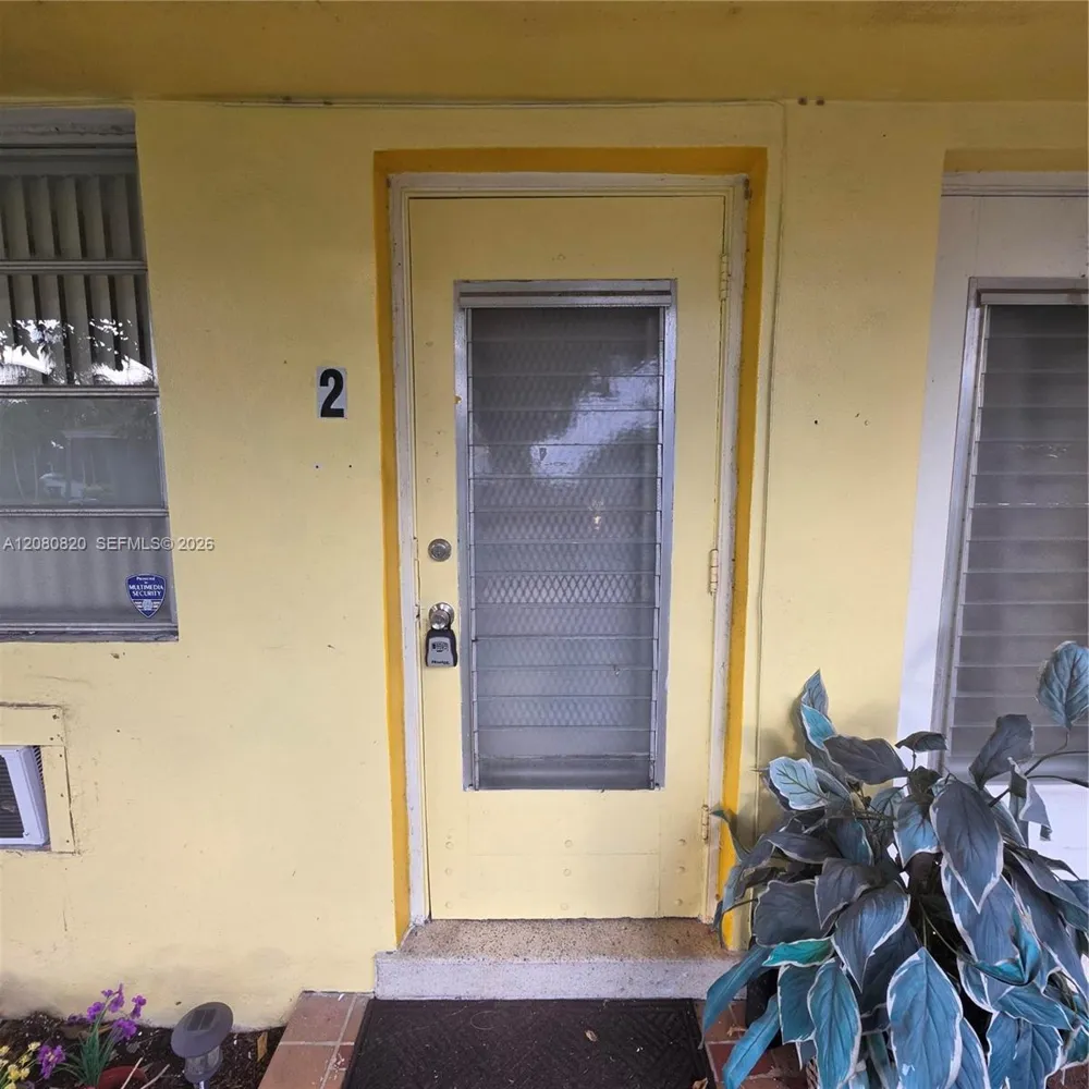 28 NW 170th St #2 North Miami Beach, FL 33169