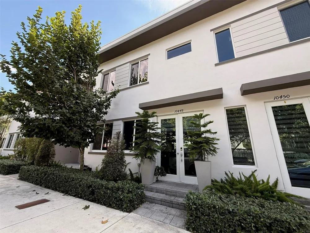 10448 NW 67th St #10448 Doral, FL 33178