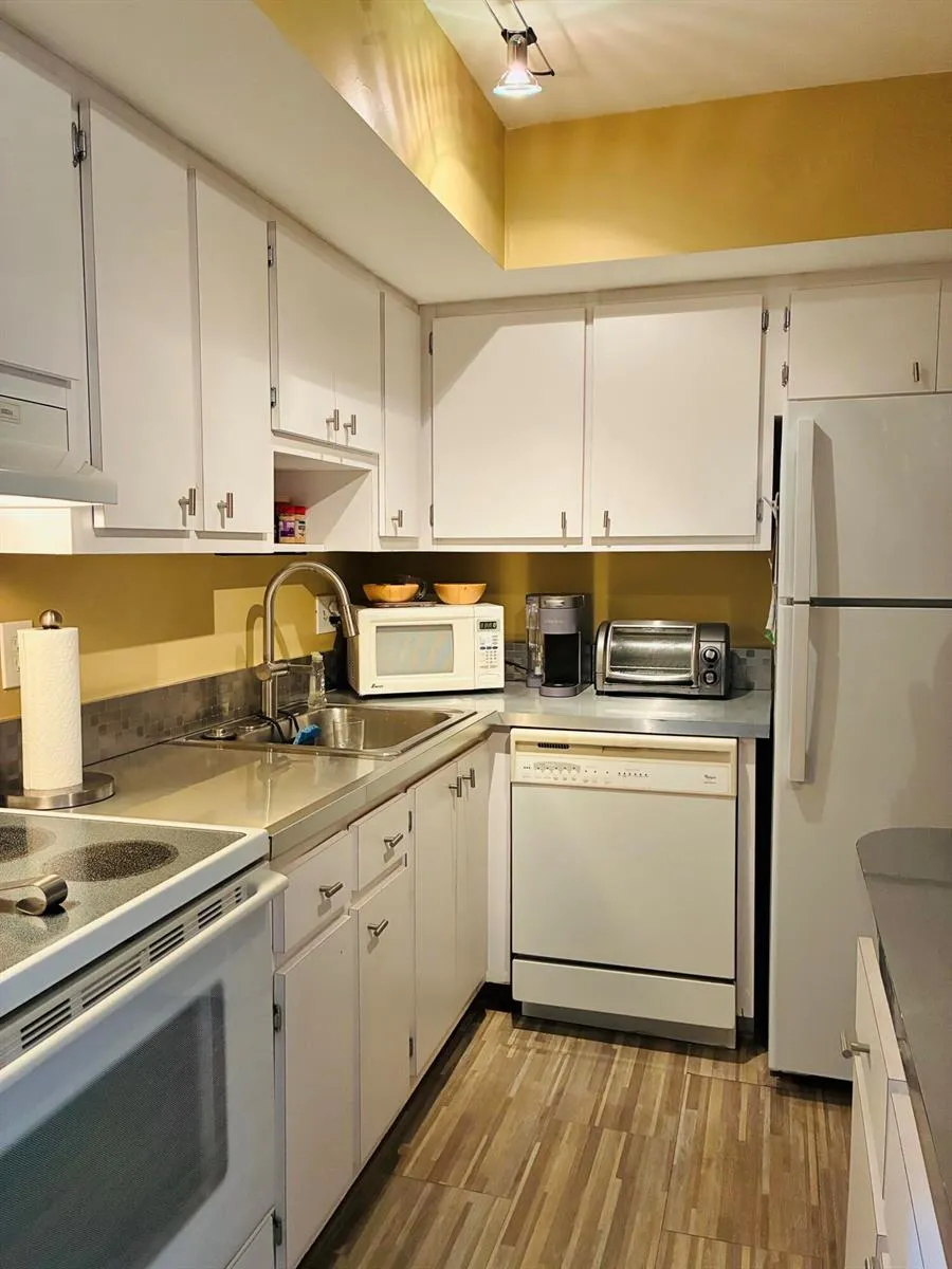 505 Spencer Drive #312 West Palm Beach, FL 33409