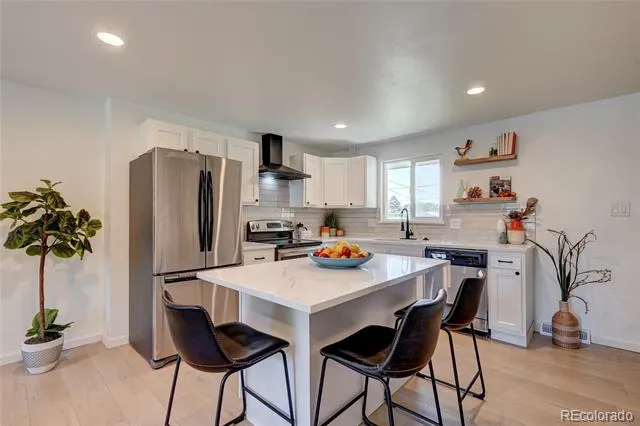 1872 S Quay Street Lakewood, CO 80232