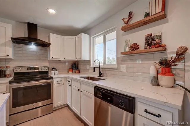 1872 S Quay Street Lakewood, CO 80232