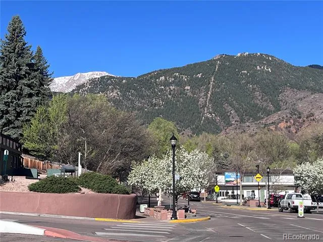 129 Ruxton Avenue Manitou Springs, CO 80829