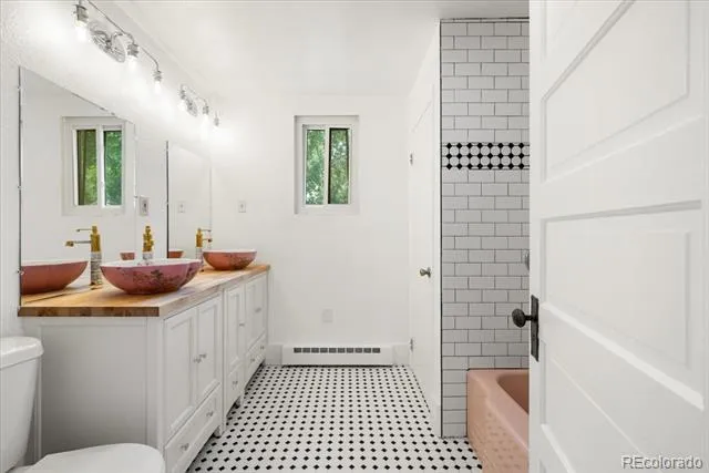 125 Ruxton Avenue Manitou Springs, CO 80829