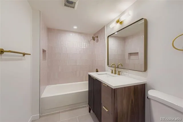 4264 W Radcliff Avenue Denver, CO 80236