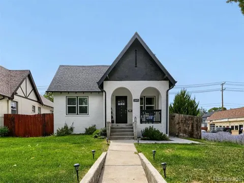 2695 Fairfax Street