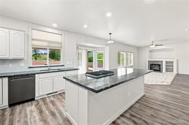 3335 Hollycrest Drive Colorado Springs, CO 80920