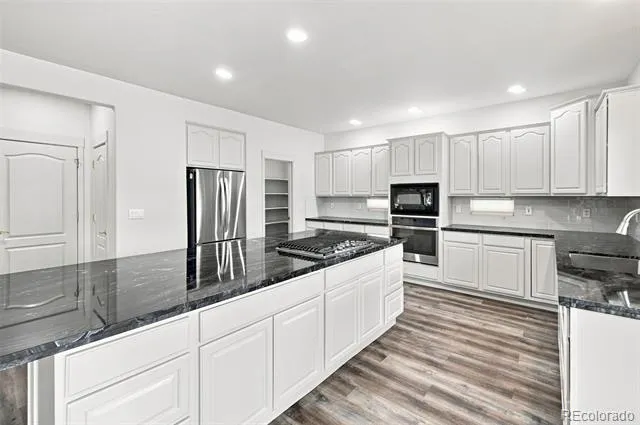 3335 Hollycrest Drive Colorado Springs, CO 80920