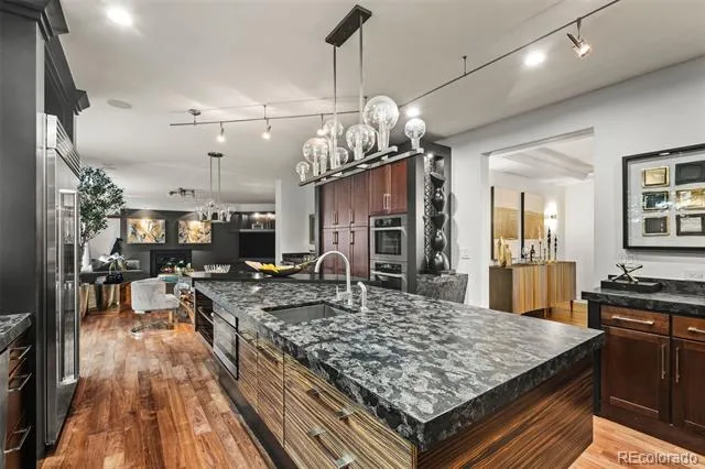 6072 S Paris Street Greenwood Village, CO 80111
